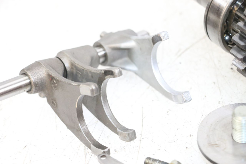 photo de CAJA CAMBIOS SUZUKI GSX E 250 (1982 - 1983) - Otra perspectiva