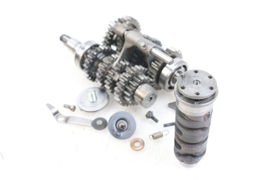 photo de CAJA CAMBIOS SUZUKI GSX E 250 (1982 - 1983) - Otra perspectiva