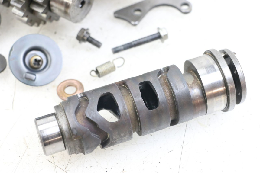 photo de CAJA CAMBIOS SUZUKI GSX E 250 (1982 - 1983) - Primer plano técnico