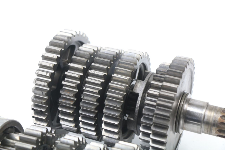 photo de CAJA CAMBIOS SUZUKI GSX-R GSXR 600 (2008 - 2010) - Primer plano de alta resolución