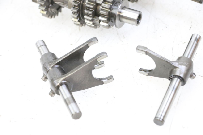 photo de CAJA CAMBIOS HYOSUNG GTR 125 (2006 - 2008) - Estado de la superficie y material