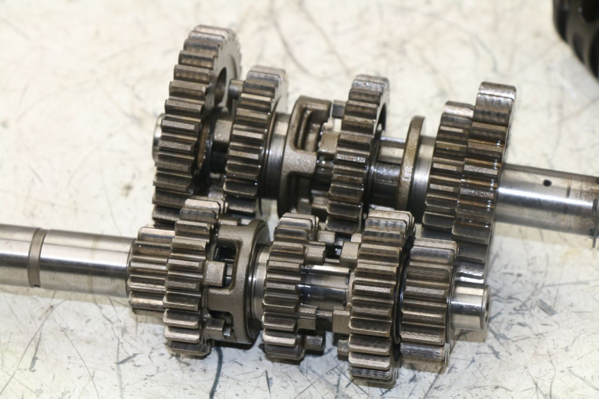 photo de CAJA CAMBIOS HONDA XLV VARADERO 125 (2000 - 2006) - Primer plano técnico