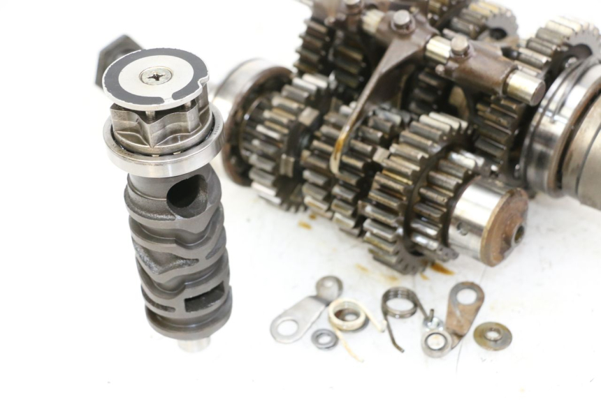 photo de CAJA CAMBIOS KAWASAKI GTR 1000 (1994 - 2004) - Otra vista del artículo