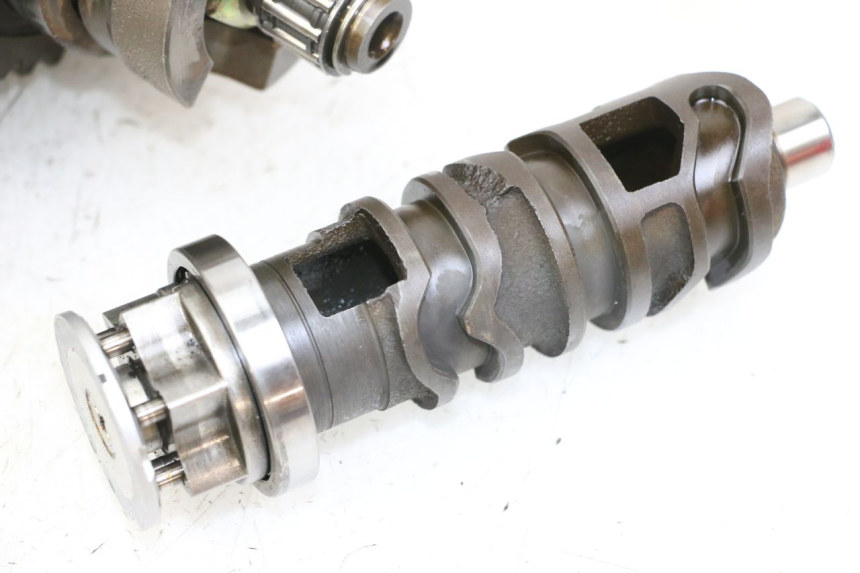 photo de CAJA CAMBIOS KAWASAKI GTR 1000 (1994 - 2004) - Primer plano de alta resolución