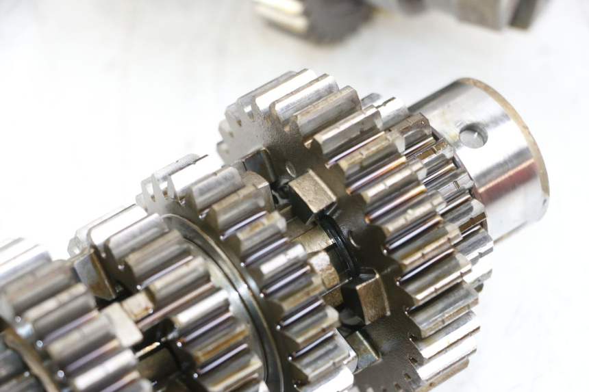 photo de CAJA CAMBIOS KAWASAKI GTR 1000 (1994 - 2004) - Detalles de los puntos de fijación