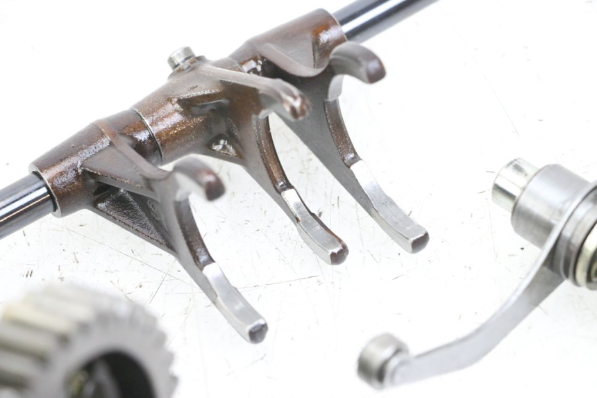 photo de CAJA CAMBIOS MOTO GUZZI NORGE 8V GT 1200 (2011 - 2016) - Otra perspectiva