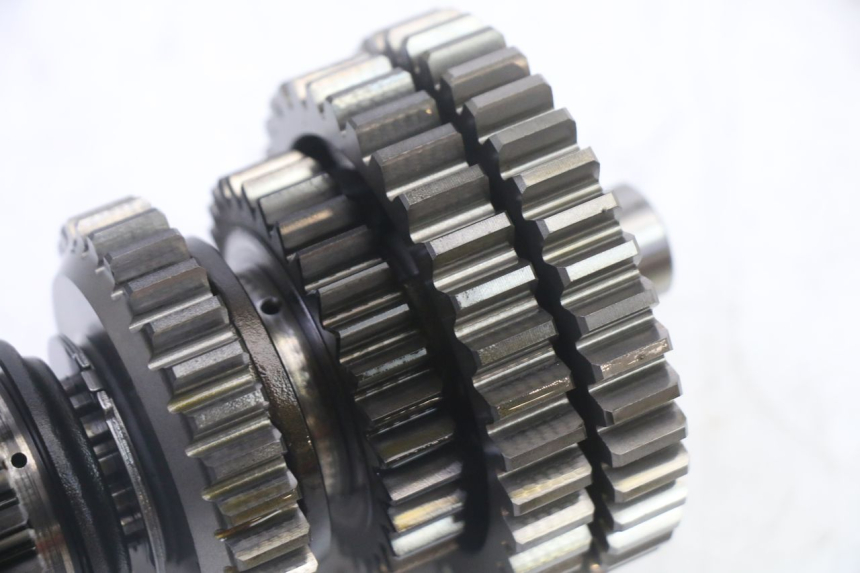 photo de CAJA CAMBIOS HONDA NTV DEAUVILLE 650 (2001 - 2006) - Primer plano de alta resolución