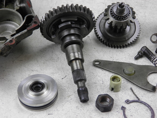 photo de CAJA CAMBIOS PIAGGIO VESPA PK 80 (1983 - 1996) - Primer plano técnico