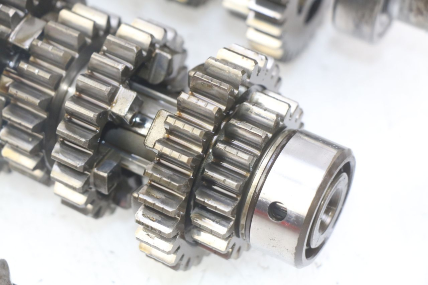 photo de CAJA DE CAMBIOS TRIUMPH SPRINT ST 955 (1999 - 2001) - Detalle de la pieza