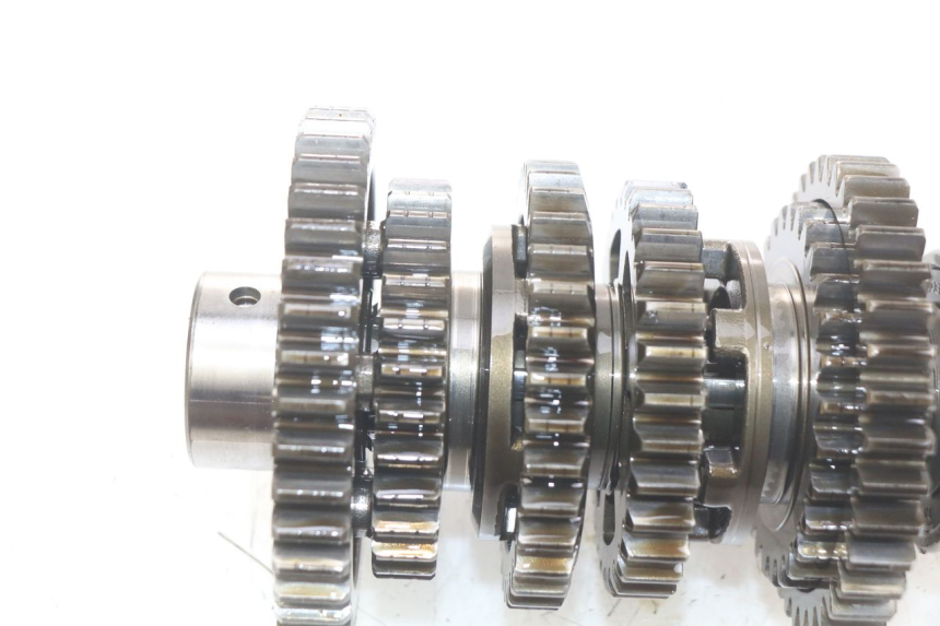 photo de CAJA DE CAMBIOS TRIUMPH SPRINT ST 955 (1999 - 2001) - Primer plano técnico