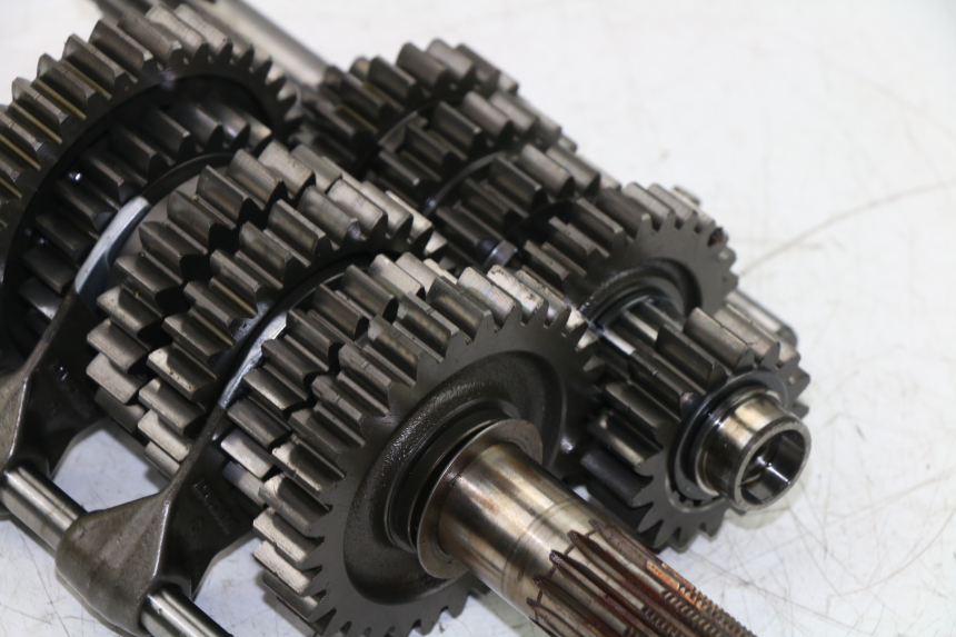 photo de CAJA CAMBIOS DUCATI ST3 992 (2006 - 2008) - Zoom sobre los componentes