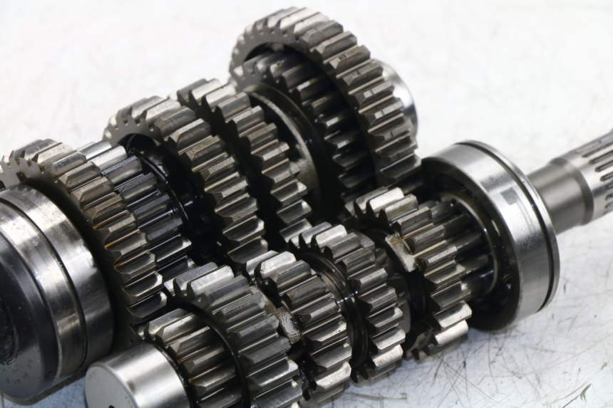 photo de CAJA CAMBIOS SUZUKI GSF N BANDIT 650 (2005 - 2006) - Primer plano de alta resolución