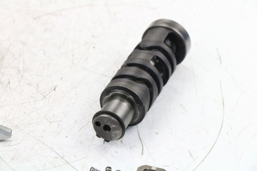 photo de CAJA CAMBIOS SUZUKI GSF N BANDIT 650 (2005 - 2006) - Detalles de los puntos de fijación