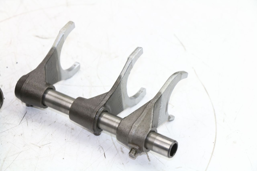 photo de CAJA CAMBIOS SUZUKI GSF S BANDIT ABS 650 (2005 - 2006) - Zoom sobre los componentes