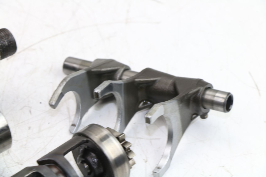 photo de CAJA CAMBIOS SUZUKI GSF S BANDIT ABS 650 (2005 - 2006) - Inspección visual detallada