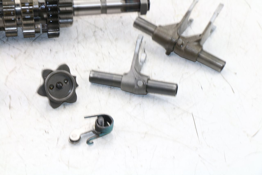 photo de CAJA CAMBIOS SUZUKI SFV GLADIUS 650 (2009 - 2015) - Otra perspectiva