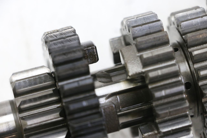 photo de CAJA CAMBIOS SUZUKI SV S 650 (1999 - 2002) - Enfoque en la estructura