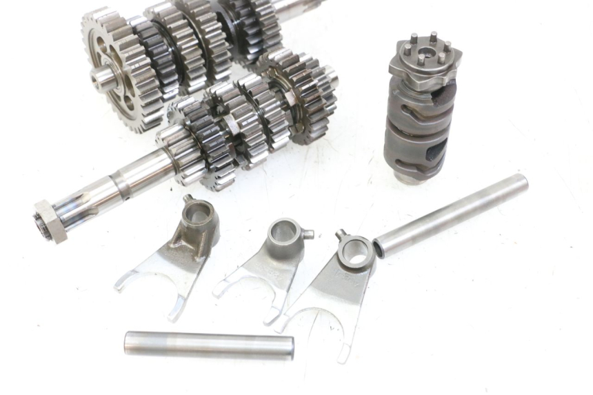 photo de CAJA CAMBIOS SUZUKI SV S 650 (1999 - 2002) - Detalles de los puntos de fijación