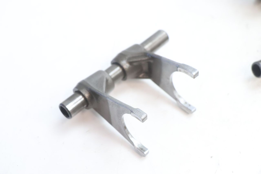 photo de CAJA CAMBIOS SUZUKI SV S 650 (1999 - 2002) - Primer plano técnico