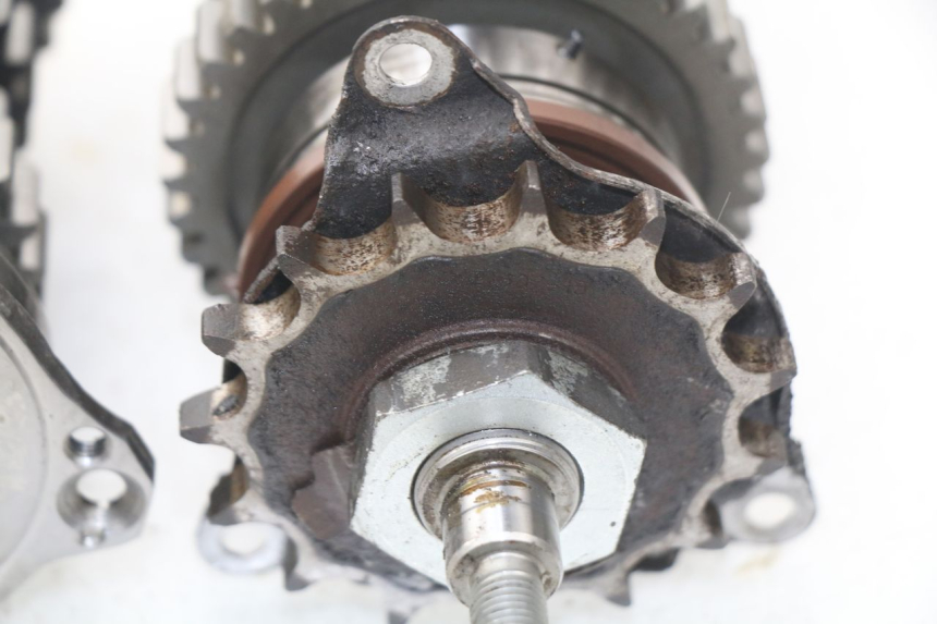 photo de CAJA CAMBIOS YAMAHA TDM ABS 900 (2002 - 2014) - Primer plano técnico