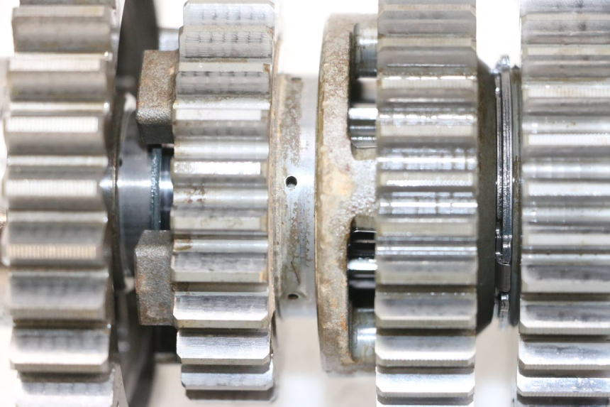 photo de CAJA CAMBIOS YAMAHA TDM ABS 900 (2002 - 2014) - Primer plano de alta resolución