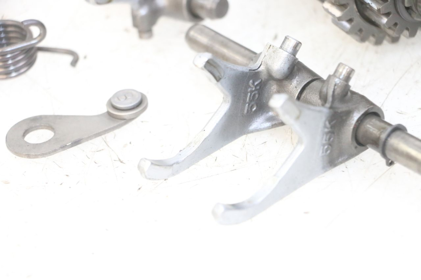 photo de CAJA DE CAMBIOS YAMAHA TDR DELTABOX 125 (1997 - 2003) - Estado de la superficie y material