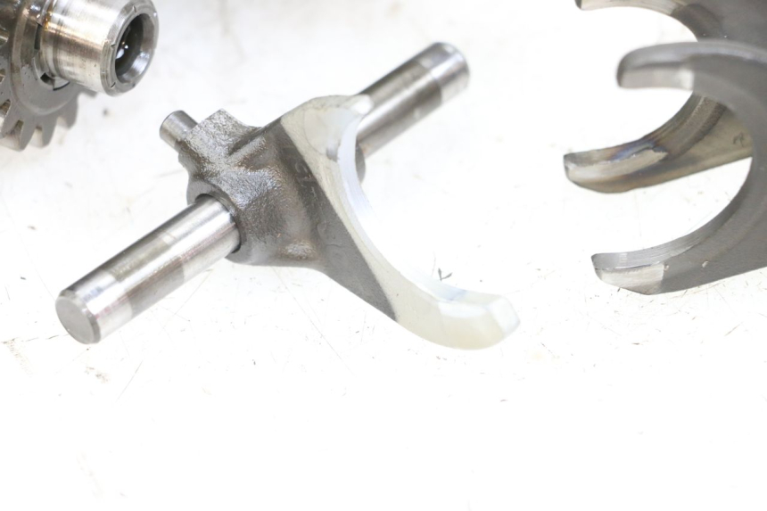 photo de CAJA CAMBIOS SUZUKI VL INTRUDER 125 (2004 - 2007) - Zoom estado de uso