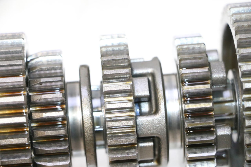 photo de CAJA CAMBIOS HONDA XLV VARADERO 125 (2007 - 2012) - Primer plano técnico