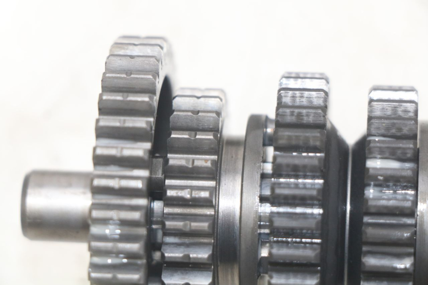 photo de CAJA DE CAMBIOS PEUGEOT XP6 50 (2006 - 2011) - Enfoque en la estructura