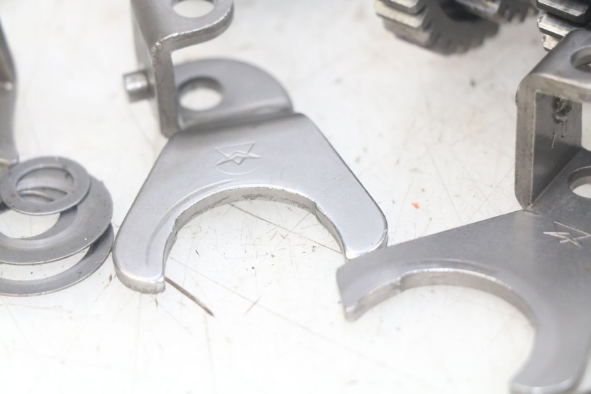 photo de CAJA DE CAMBIOS PEUGEOT XP6 50 (2006 - 2011) - Detalles de los puntos de fijación