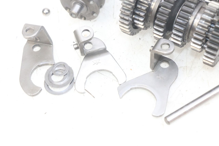 photo de CAJA DE CAMBIOS PEUGEOT XP6 50 (2006 - 2011) - Estado de la superficie y material