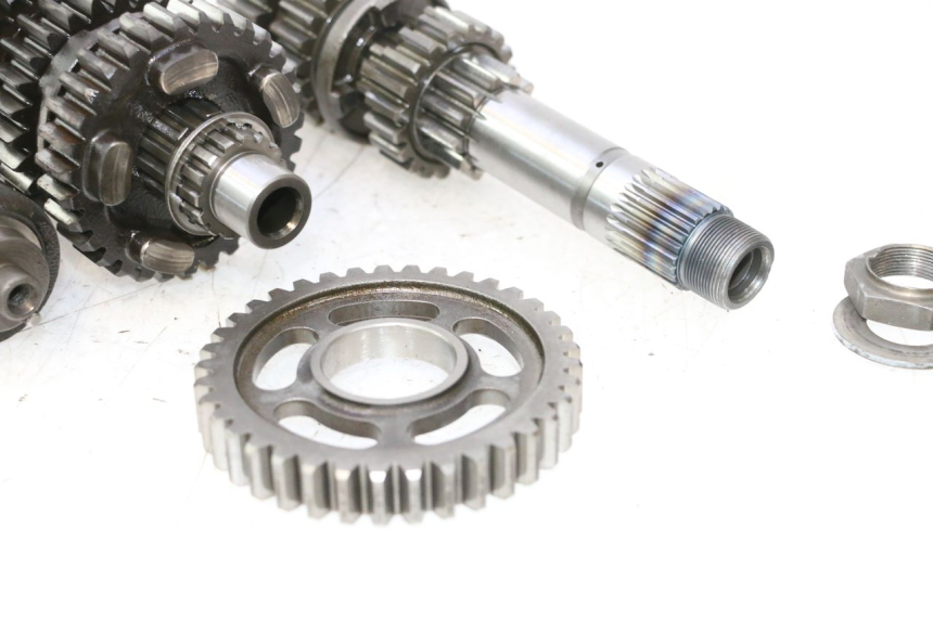 photo de CAJA CAMBIOS HONDA XRV AFRICA TWIN 750 (1990 - 1992) - Primer plano técnico