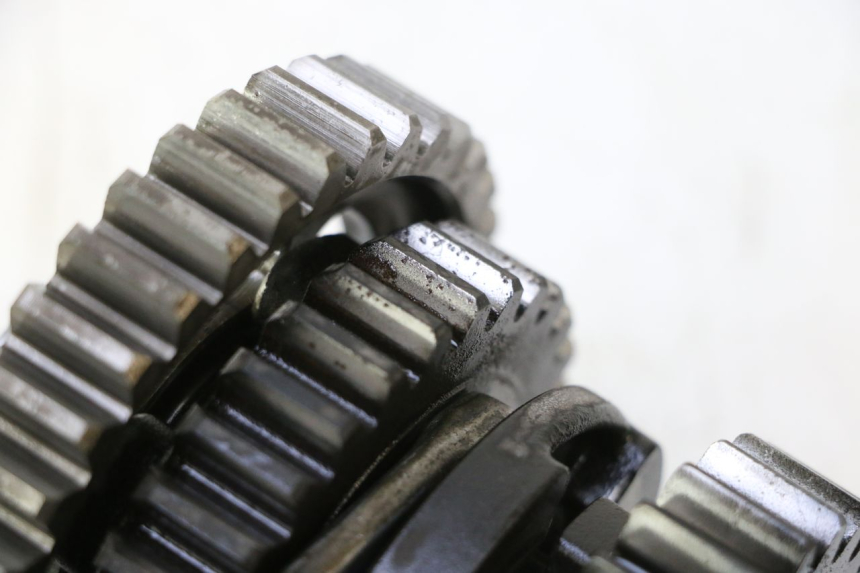 photo de CAJA CAMBIOS HONDA XRV AFRICA TWIN 750 (1990 - 1992) - Primer plano técnico