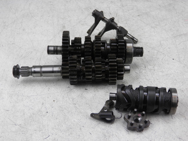 photo de CAJA CAMBIOS YAMAHA MT 125 (2015 - 2017) - Zoom sobre los componentes