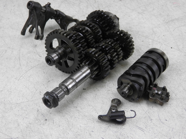 photo de CAJA CAMBIOS YAMAHA MT 125 (2015 - 2017) - Primer plano de alta resolución