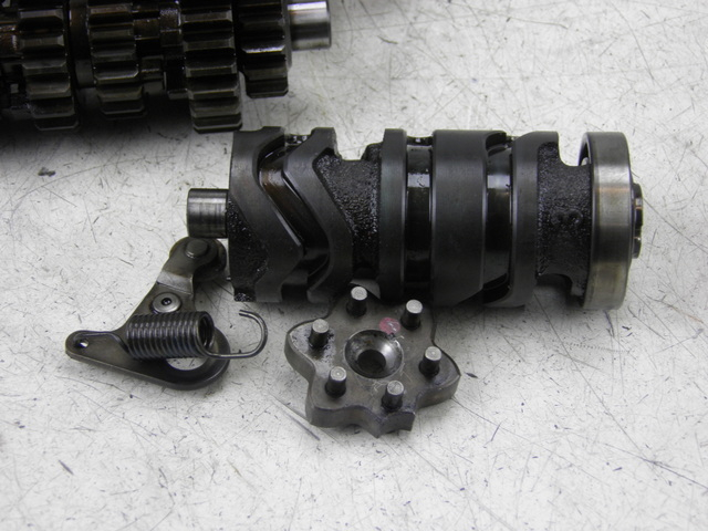 photo de CAJA CAMBIOS YAMAHA MT 125 (2015 - 2017) - Detalles de los puntos de fijación