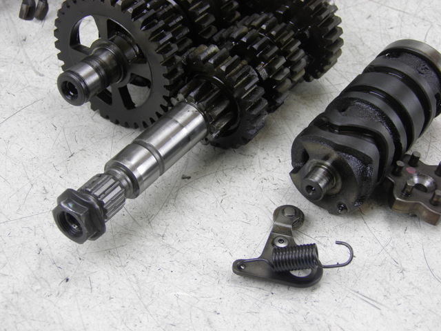 photo de CAJA CAMBIOS YAMAHA MT 125 (2015 - 2017) - Estado de la superficie y material