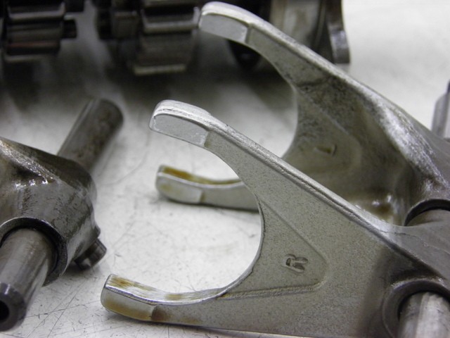 photo de CAJA CAMBIOS YAMAHA TDM 900 (2004 - 2006) - Características distintivas