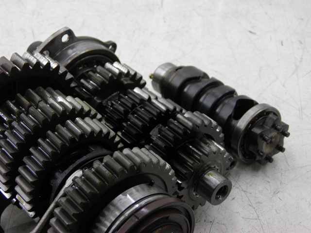 photo de CAJA CAMBIOS YAMAHA TDM 900 (2004 - 2006) - Enfoque en la estructura