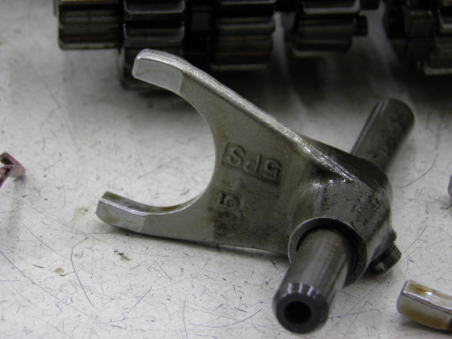 photo de CAJA CAMBIOS YAMAHA TDM 900 (2004 - 2006) - Estado de la superficie y material