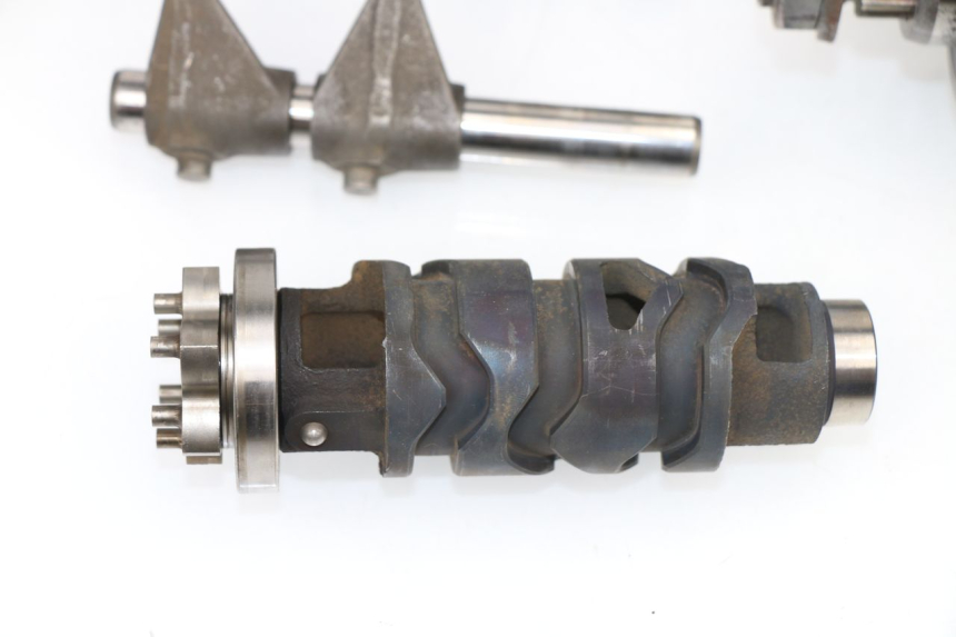 photo de CAJA CAMBIOS YAMAHA XJ6 ABS 600 (2008 - 2016) - Estado de la superficie y material