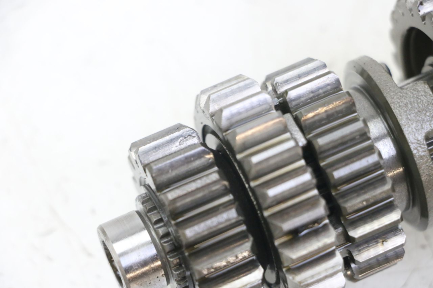 photo de CAJA CAMBIOS YAMAHA YZ-F YZF 250 (2007 - 2013) - Zoom sobre los componentes