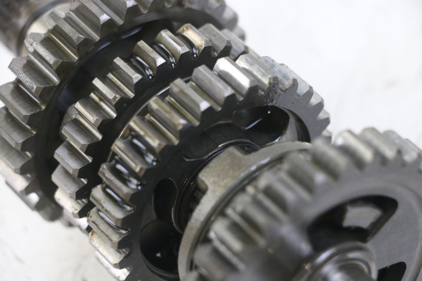 photo de CAJA CAMBIOS YAMAHA YZ-F YZF 250 (2007 - 2013) - Enfoque en la estructura