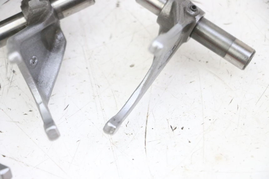 photo de CAJA CAMBIOS YAMAHA YZ-F YZF 250 (2007 - 2013) - Detalles de los puntos de fijación