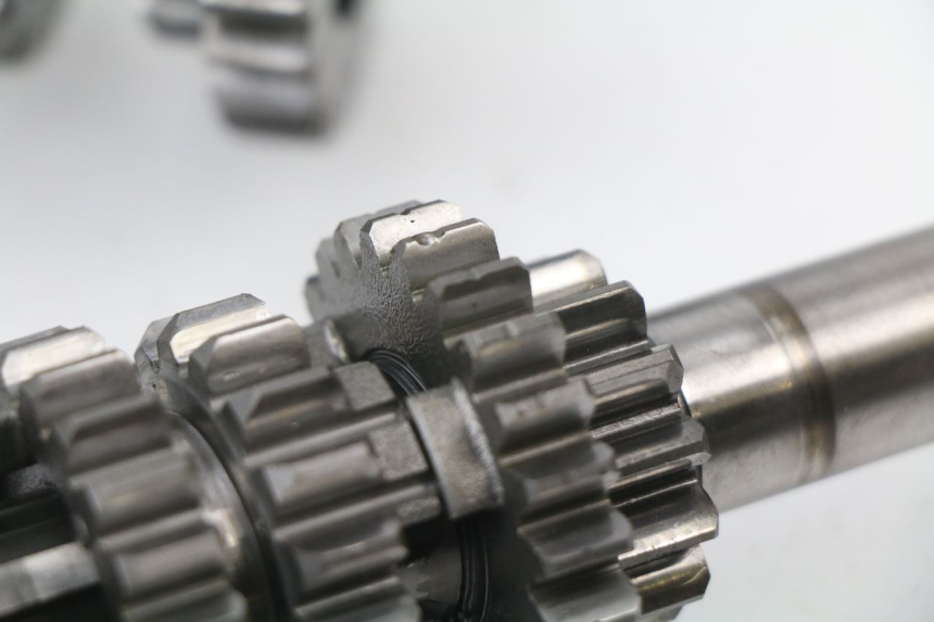 photo de CAJA CAMBIOS YAMAHA YZ 125 (1998 - 2005) - Primer plano de alta resolución