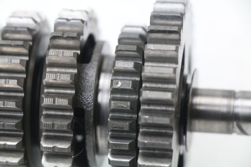 photo de CAJA CAMBIOS YAMAHA YZ 125 (1998 - 2005) - Primer plano técnico