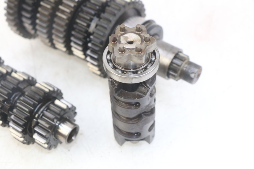 photo de CAJA DE CAMBIOS YAMAHA YZF R1 1000 (2007 - 2008) - Zoom sobre los componentes