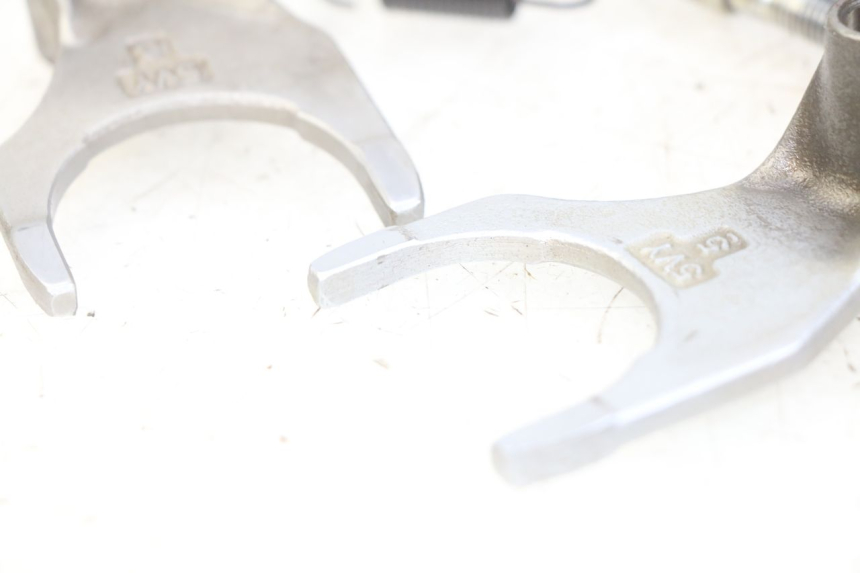 photo de CAJA DE CAMBIOS YAMAHA YZF R1 1000 (2007 - 2008) - Inspección visual detallada