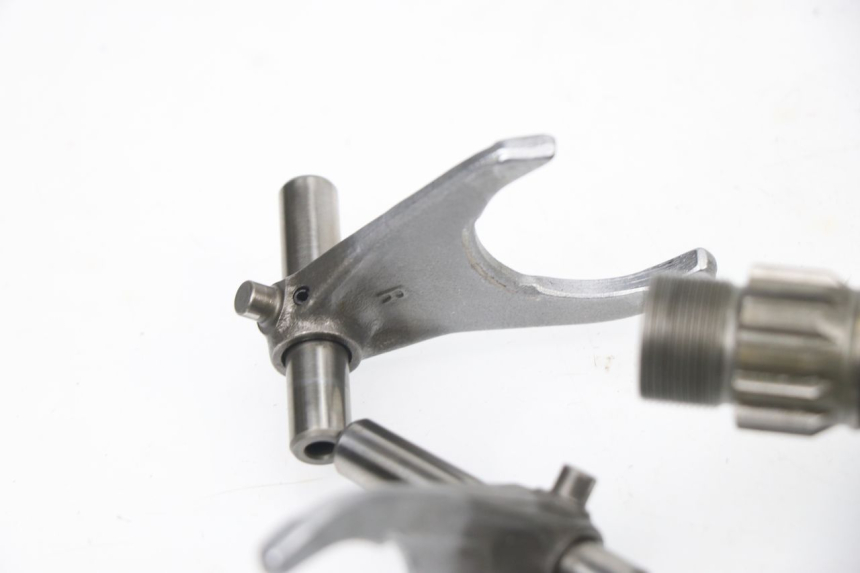 photo de CAJA CAMBIOS YAMAHA YZF YZ-F 450 (2006 - 2009) - Ángulo de visión alternativo