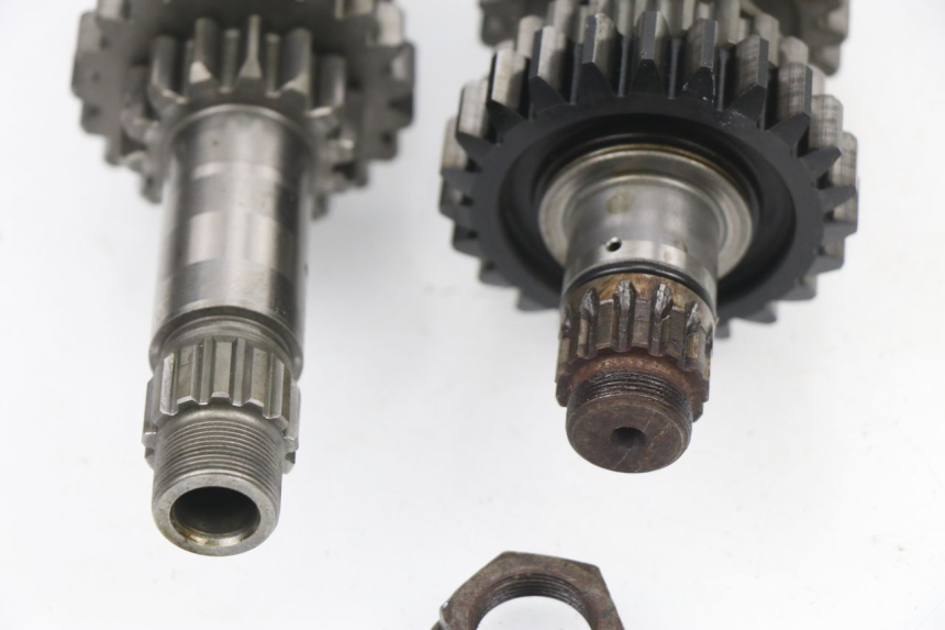 photo de CAJA CAMBIOS YAMAHA YZF YZ-F 450 (2006 - 2009) - Detalles de los puntos de fijación